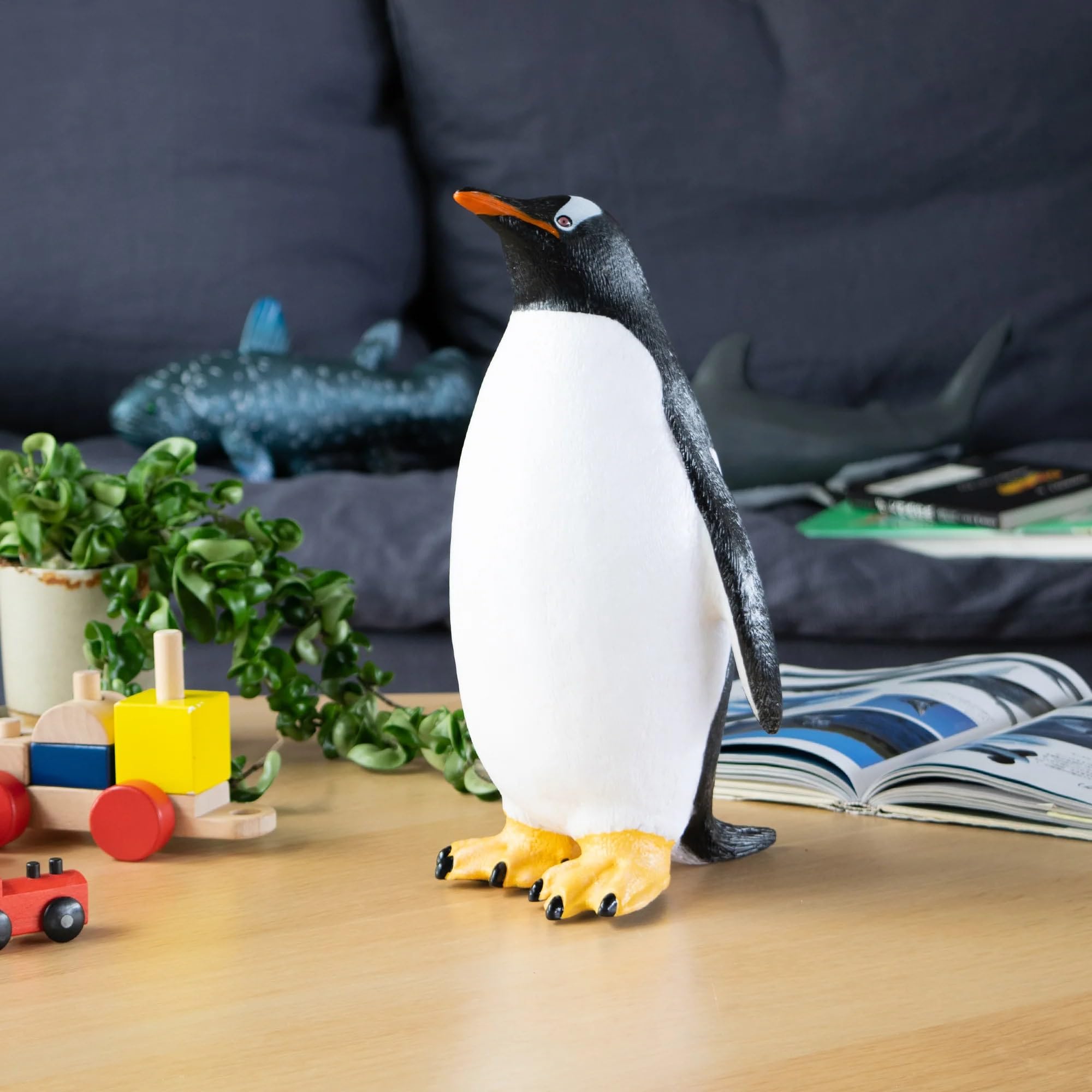 Amazon.co.jp: ジェンツーペンギン ビニールモデル : おもちゃ